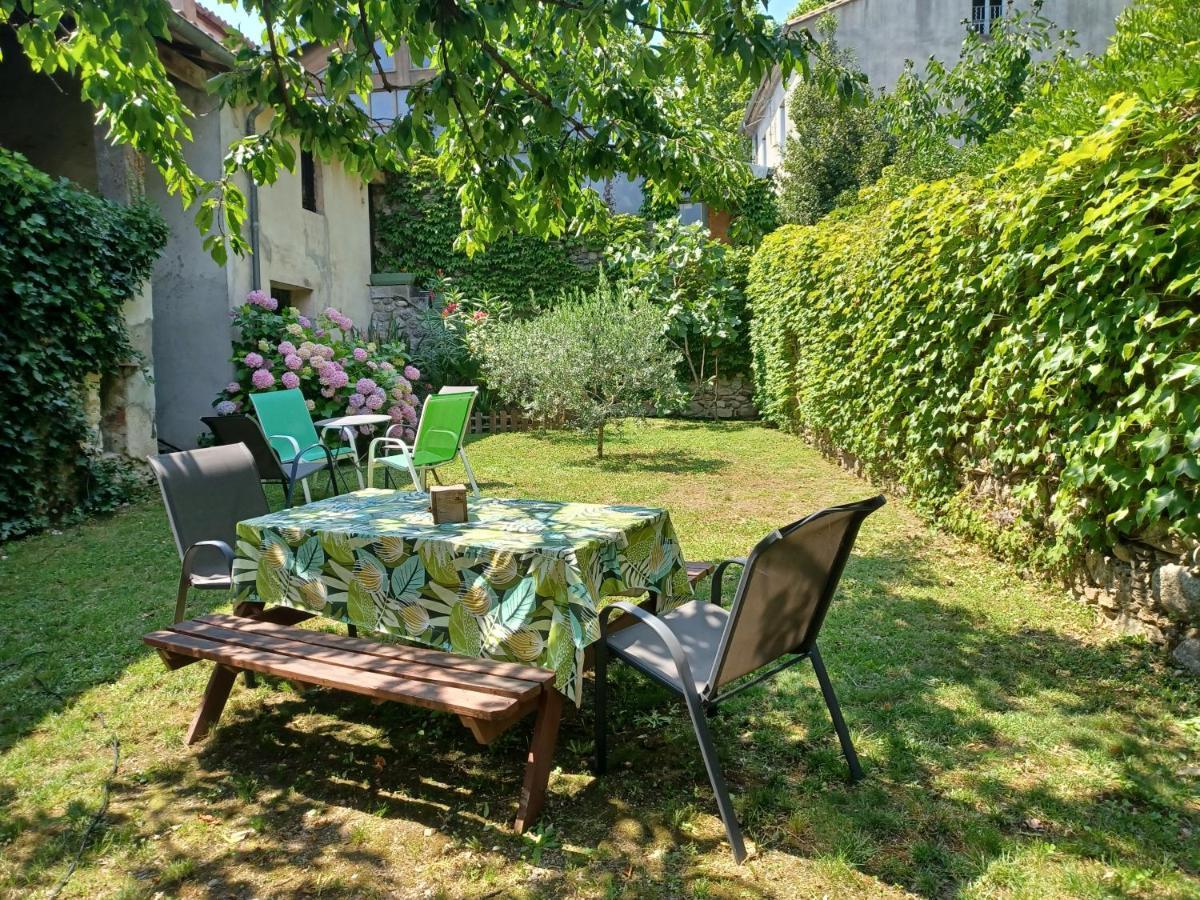 Les Glycines Bed & Breakfast Le Vigan  Exterior foto